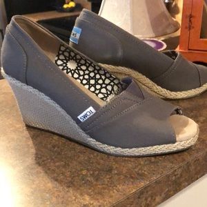 Tom’s Wedges 8.5-Taupe/Grey